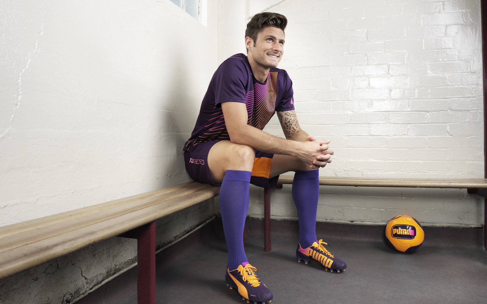 德甲“战火升级”：多特蒙德与勒沃库森争夺第4名